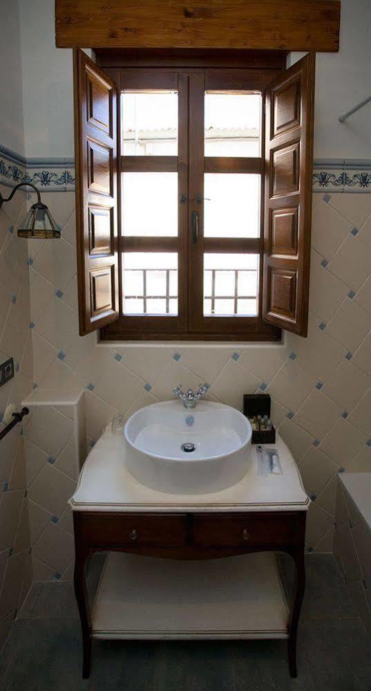 Posada Los Condestables Hotel & Spa บียาลปานโด ภายนอก รูปภาพ